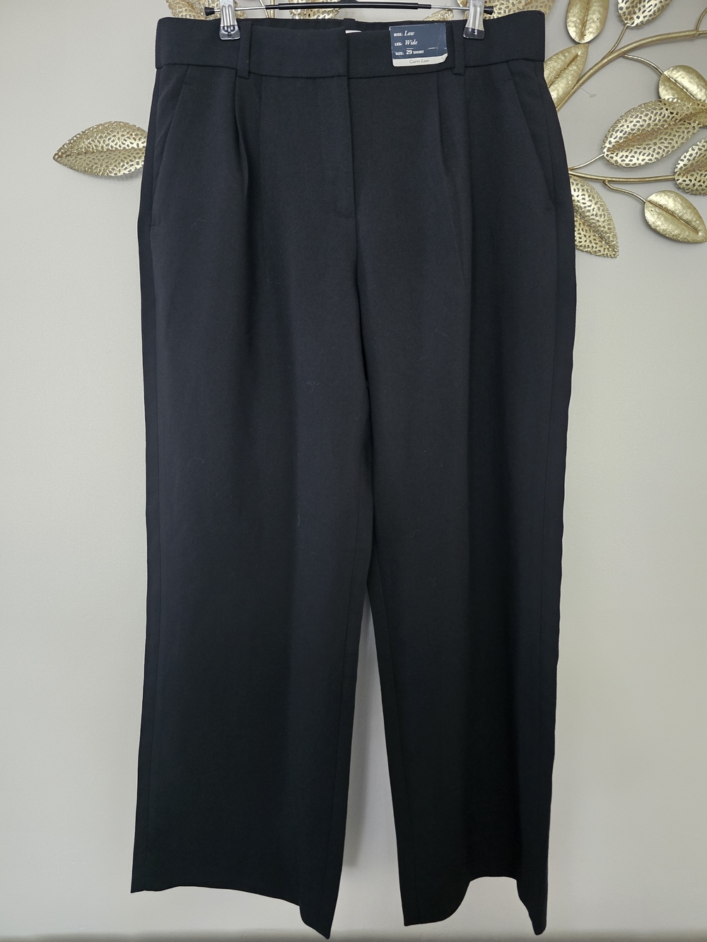 Abercrombie & Fitch Black Straight-Leg Pleated Women's Pants Sz 29 Short